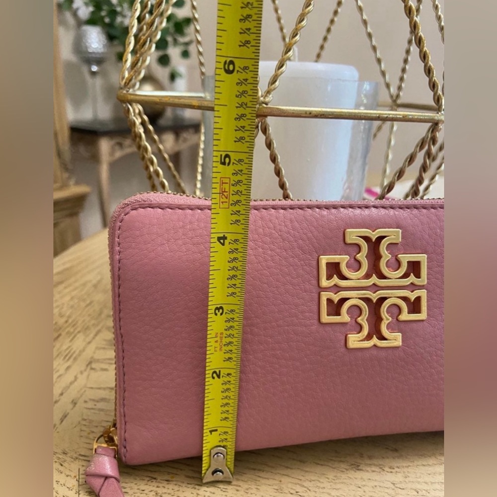 Tory Burch Britten Continental Zip Wallet In Pink
Magnolia - Picture 10 of 10